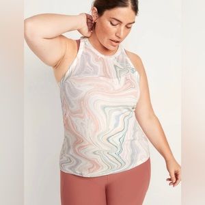 Old Navy Woman UltraLite Racerback Rib Knit Performance Tank